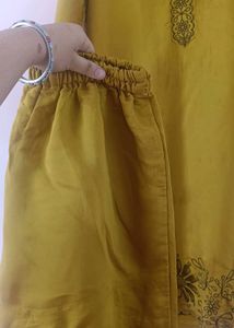 🌼 Mustard Yellow cut work Kurti Set with Black Du