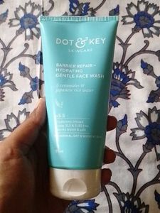 Dot &amp; Key Face Wash