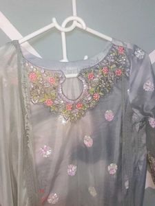 embroidery designs suit