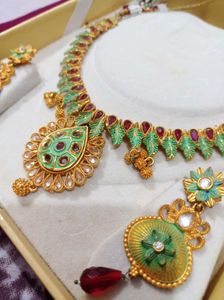Traditional Green &amp; Red Enamel Necklace Set