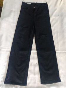 Cut Out Jeans