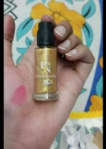 Golden Eyeliner