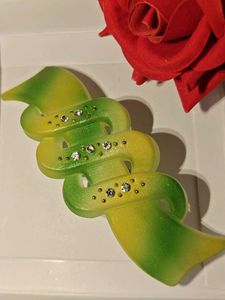 Unique Green &amp; Yellow Hair Clip