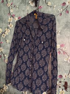 R blue . Button-Down Blouse