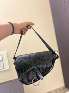 Crocodile Saddle Cross With Sling Bag