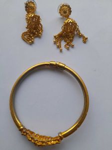 Eardrops With Bracelet