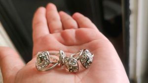 like new Sparkling Silver Tone Rings (Set of 4)