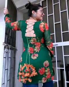 Kurta With Lots Of Tussels