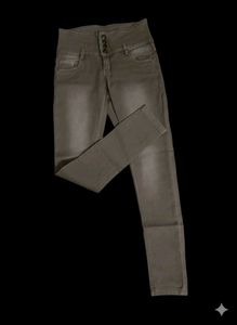 Beige High Waisted Skinny Jeans🖤