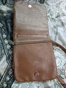 Golden Brown 🤎 Colour Travel Sling Bags✨✨✨✨
