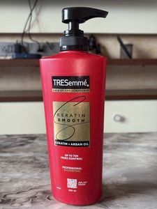 TRESemme Keratin Shampoo | Frizz Control | 580 mL