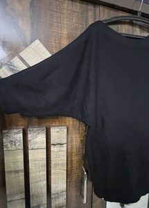 Black Top Light Sweater Type