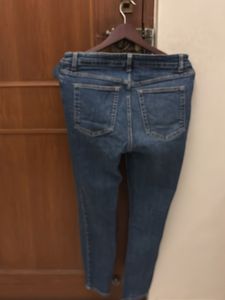 Blue skinny jeans woman