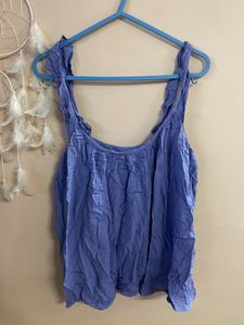 sleevless top