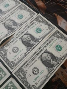 8 Notes Of 1 Doller ,, Lucky Dollar Bills!
