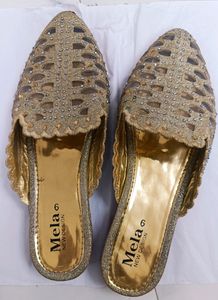 Golden Jutti