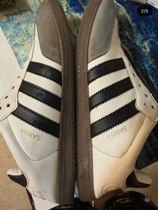 Adidas Sneakers