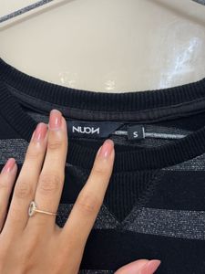 NUON top