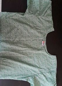 Short sleeve top