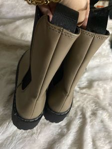 H&amp;M Platform Chelsea Boots