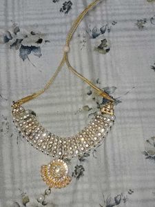 Elegant Gold-Tone Necklace &amp; Earring Set
