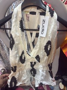 Zudio White &amp; Black Top