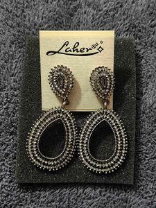 Black Metal Teardrop Crystal Dangler Earrings