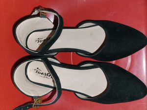 Elegant Black Ankle Strap Flats