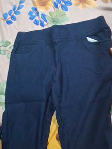a navy blue jeans