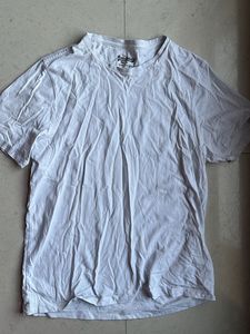 Mens round neck white tshirt