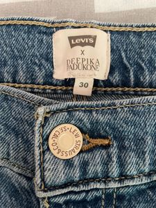 Levi&#39;s Straight Leg Jeans