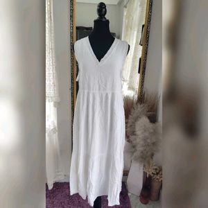White Sleeveless Dress