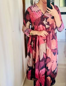 Floral Pattern V Neck Kurta
