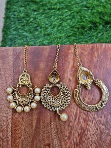 Elegant Gold-Tone Bindi