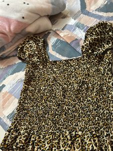 PRICES DROPPED! Cute Leopard Print Crop Top