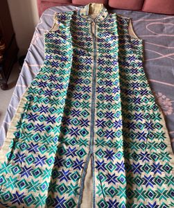 Sleeveless Fulkari Kurta For Women