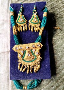 Simple Necklace With Earrings