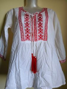 BOGO🎁Buy One Get 1 Free🎁Embroidered Peasant Top