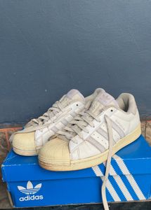 Adidas Superstar Sneakers