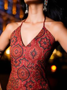 Nishorama Araha Halter Neck Top