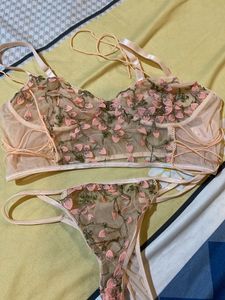 Urbanic lingerie set of 2