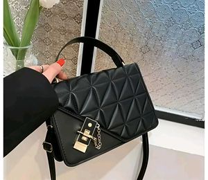 Chic Quilted Crossbody Bag