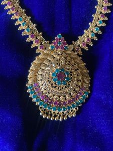 Elegant Gold Necklace