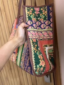 Aarka ritu kumar printed tote bag ( check flaw)