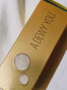 Lakme Hyaluronic Dewy Micro Essence