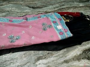Saree Wow👋👋set Of Two Pice