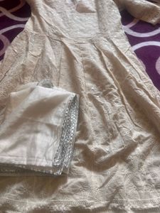 Elegant White Embroidered Kurta