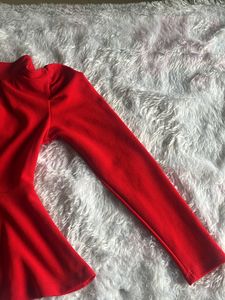stunning  turtle neck red top
