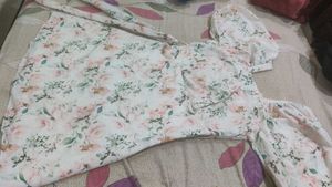 Floral Print Puff Sleeve Top