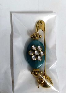 Turquoise &amp; Gold Saree Pin